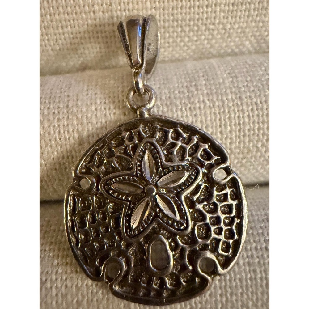 925 Sterling Silver Sand Dollar Pendant 3 Grams